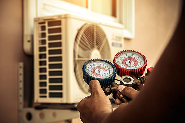 Professional Ac Installation technician working in Mentone, IN